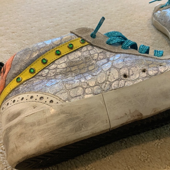 Golden Goose Gray and White Sneakers with Blue Laces - Picture 8 of 11